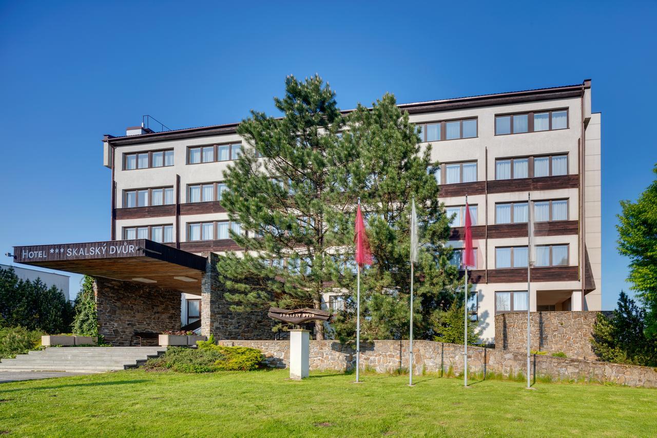 Hotel Skalsky Dvur Bystrice nad Pernstejnem Esterno foto