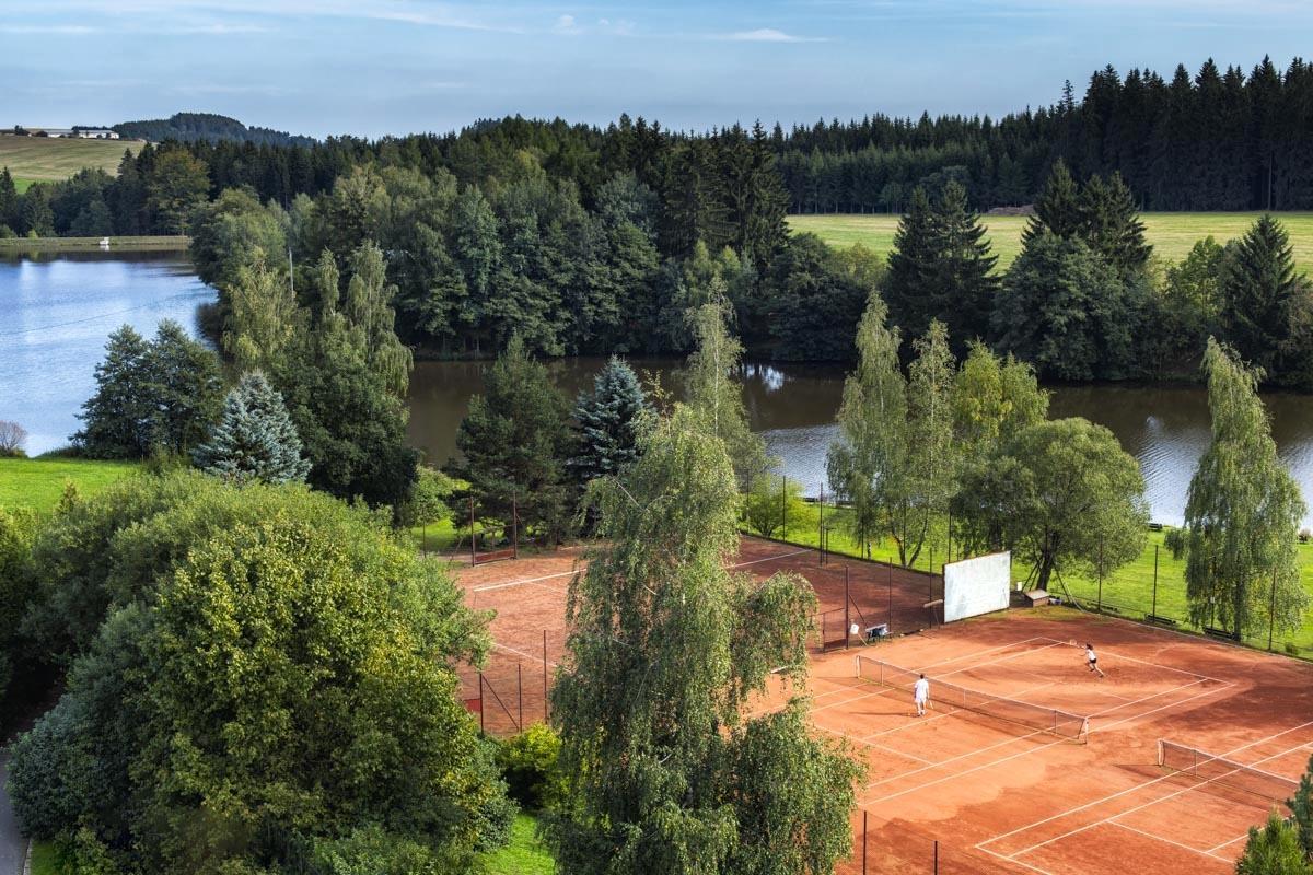 Hotel Skalsky Dvur Bystrice nad Pernstejnem Esterno foto